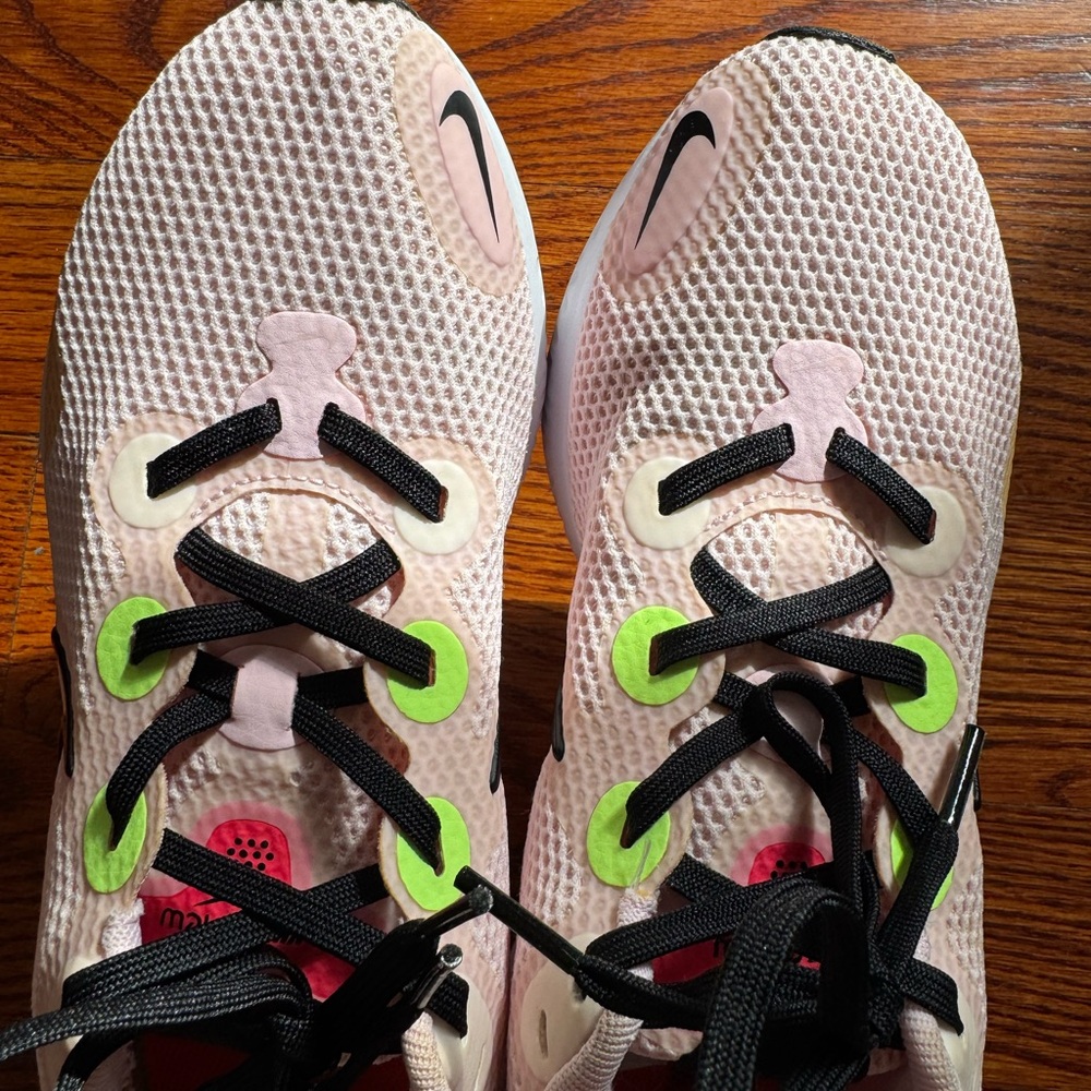 Nike Renew Run Sneakers / Size 8.5 - Picture 9 of 9